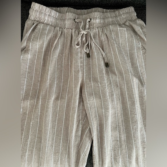 NEW Women’s Linen Joggers ReVamped Size Med Beige Pinstriped - Picture 4 of 6